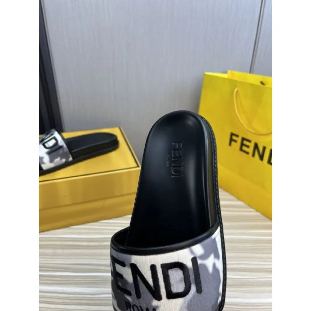 FENDI フェンデイ 人気もまだまだ継続しています 2026 メンズ用 スリッパ 商品画像 8
