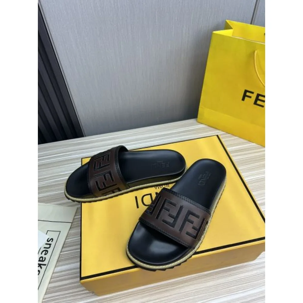 FENDI フェンデイ カジュアルさも強めなアイテム 2026 メンズ用 スリッパ 商品画像 3