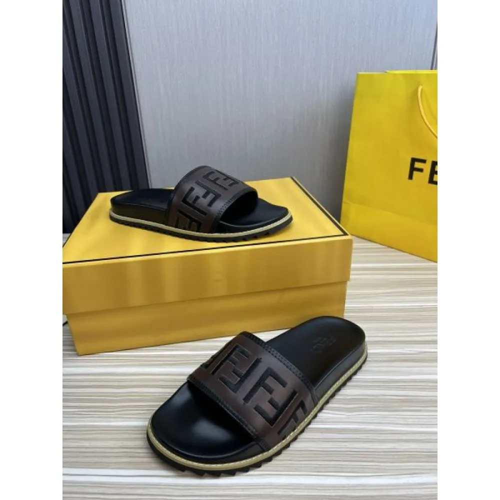 FENDI フェンデイ カジュアルさも強めなアイテム 2026 メンズ用 スリッパ 商品画像 4
