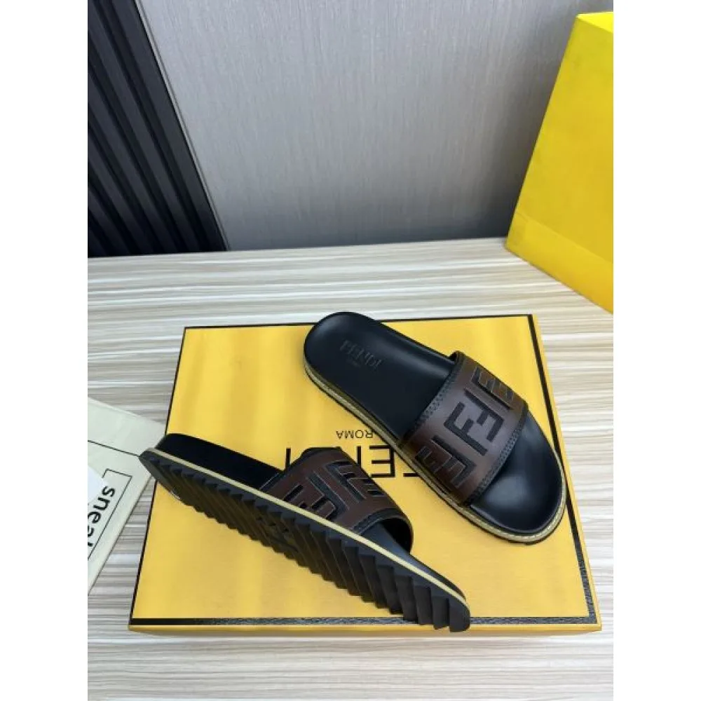 FENDI フェンデイ カジュアルさも強めなアイテム 2026 メンズ用 スリッパ 商品画像 6