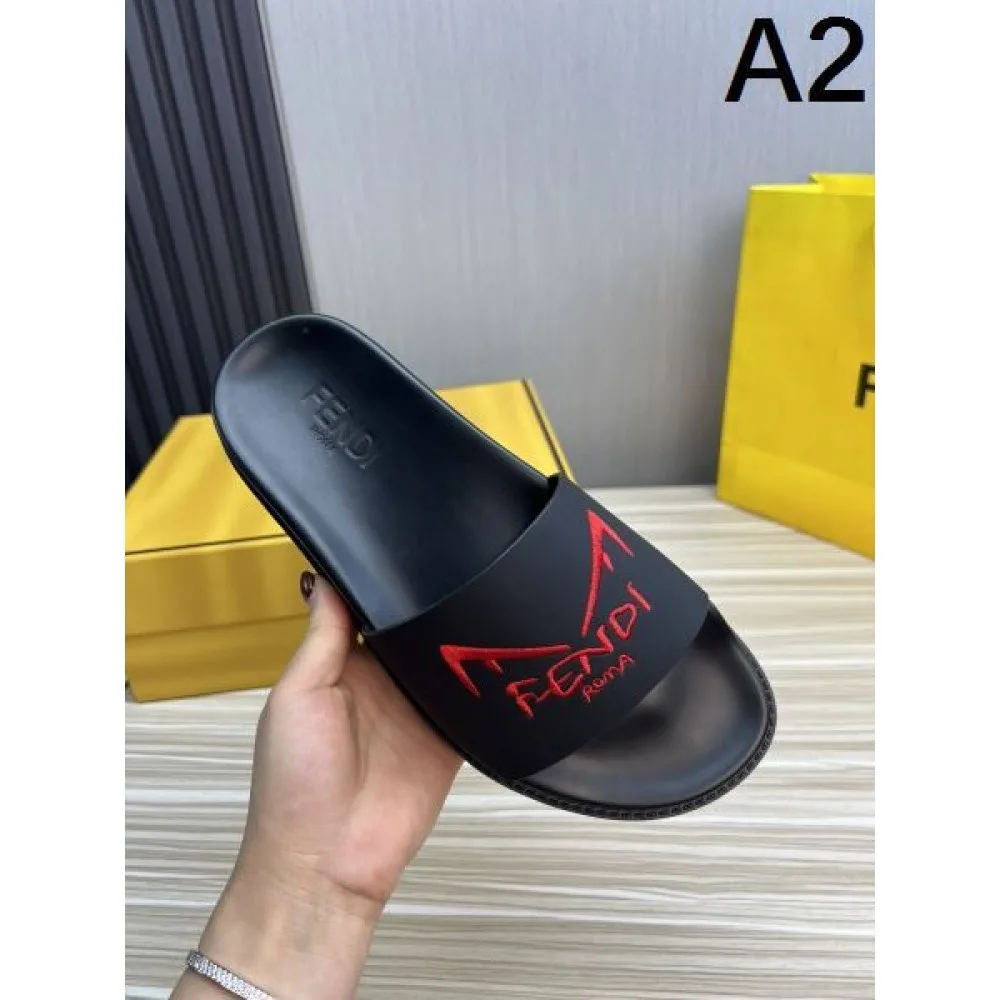 FENDI フェンデイ 若々しい印象や元気よく見える 2026 メンズ用 スリッパ 商品画像 2