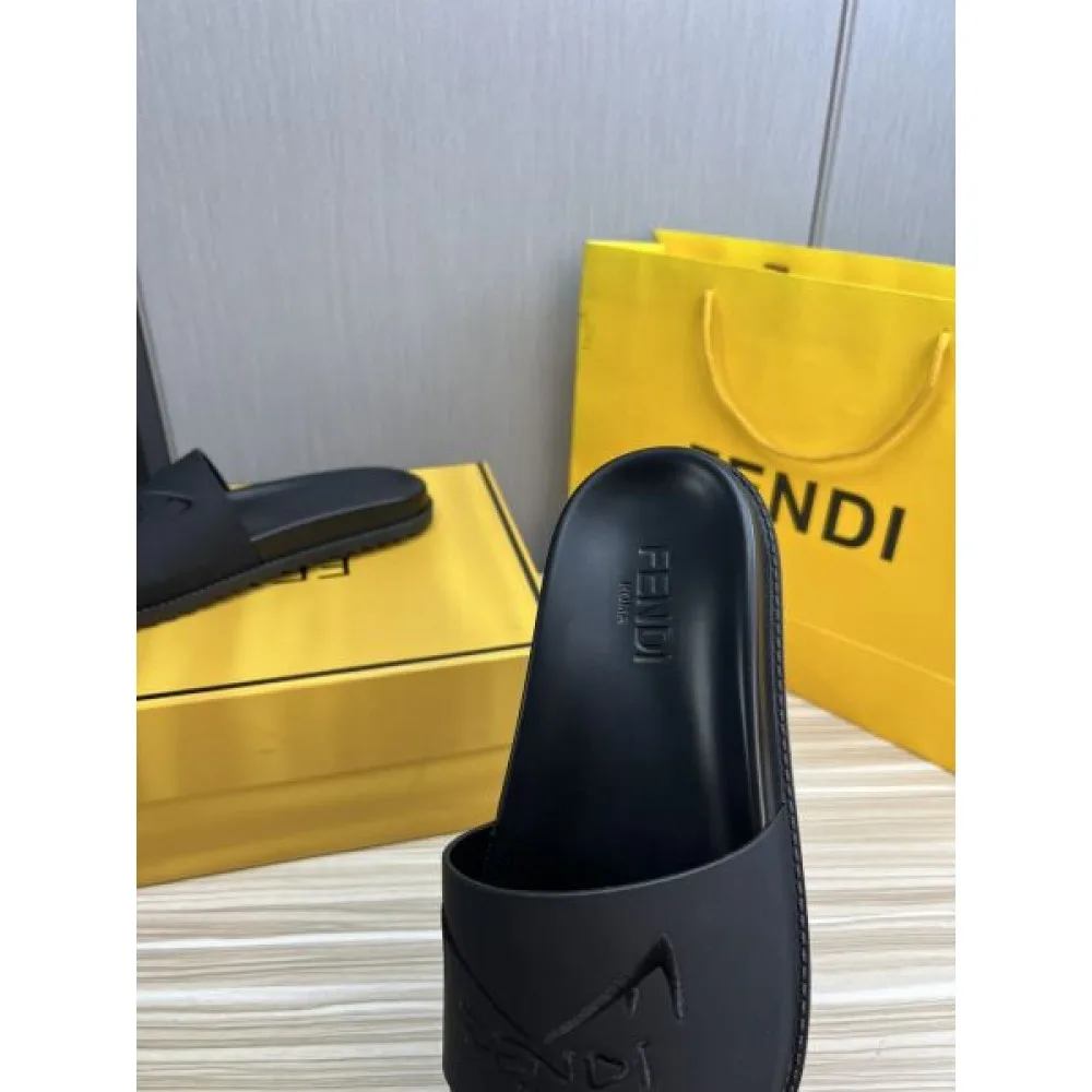 FENDI フェンデイ 若々しい印象や元気よく見える 2026 メンズ用 スリッパ 商品画像 8