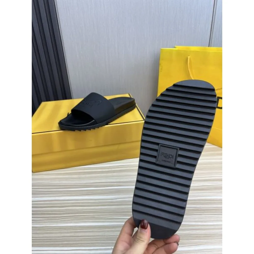 FENDI フェンデイ 若々しい印象や元気よく見える 2026 メンズ用 スリッパ 商品画像 9