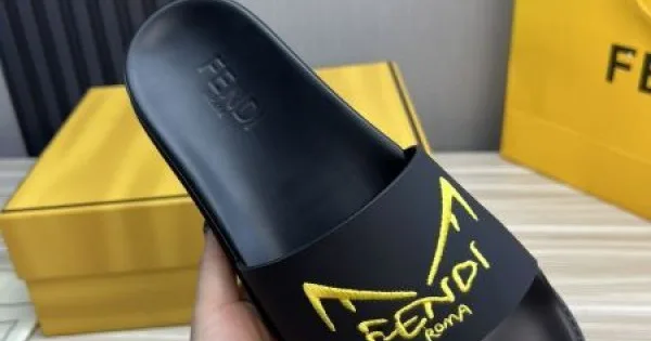 FENDI フェンデイ 若々しい印象や元気よく見える 2026 メンズ用 スリッパ 商品画像 11
