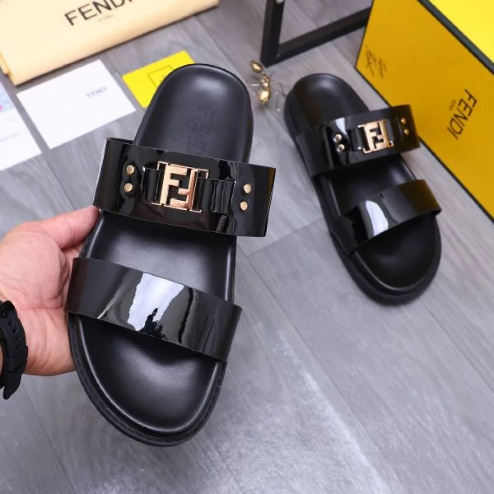 FENDI フェンデイ 今夏のお気に入りスタイル 2026 メンズ用 サンダル 商品画像 5