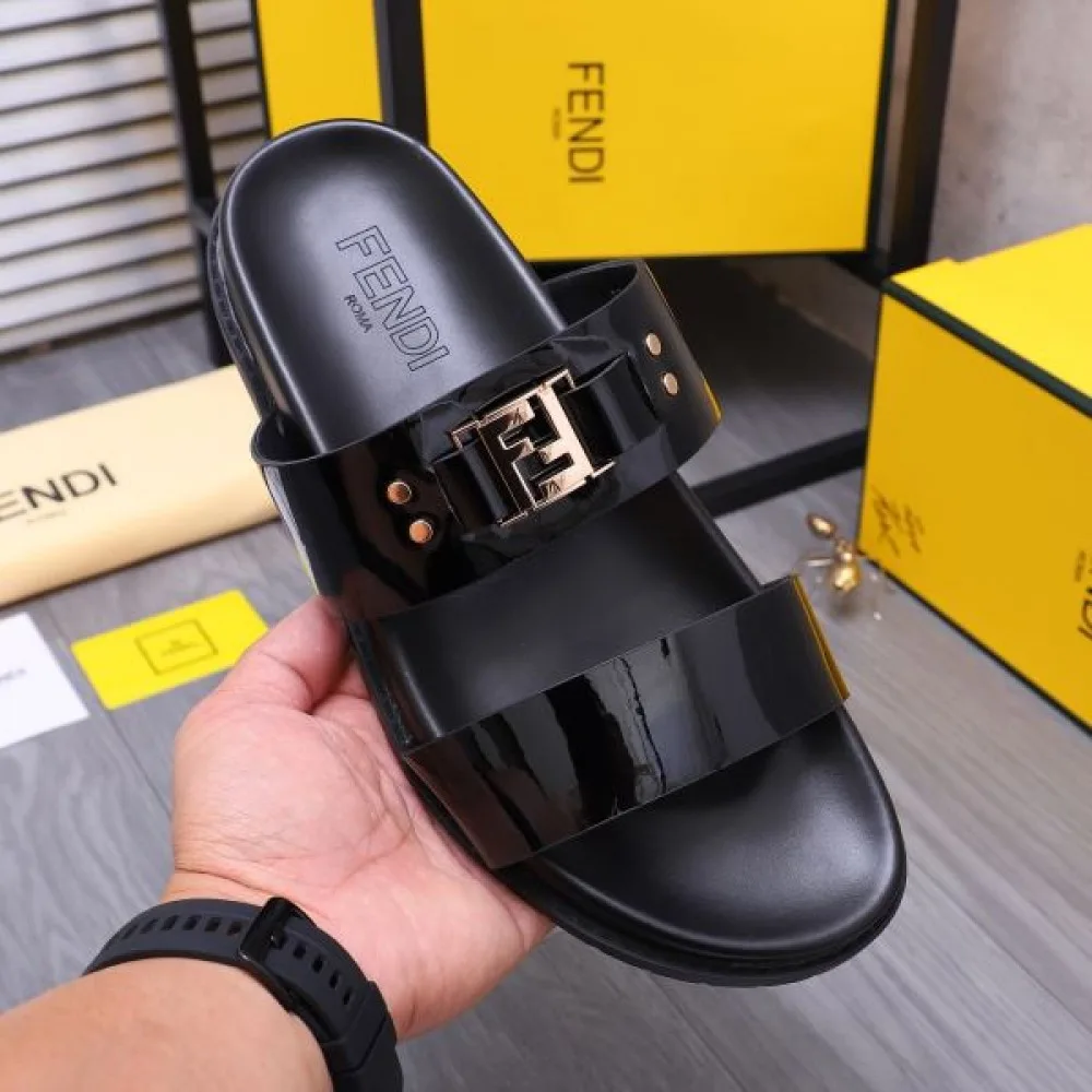 FENDI フェンデイ 今夏のお気に入りスタイル 2026 メンズ用 サンダル 商品画像 6