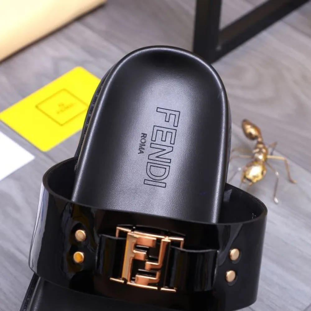 FENDI フェンデイ 今夏のお気に入りスタイル 2026 メンズ用 サンダル 商品画像 8