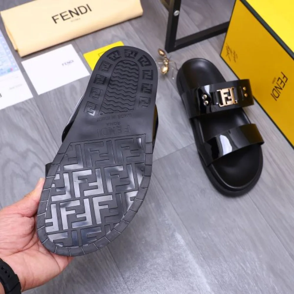 FENDI フェンデイ 今夏のお気に入りスタイル 2026 メンズ用 サンダル 商品画像 9