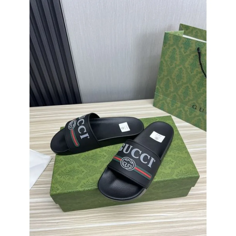 GUCCI グッチ 季節の変わり目に活躍する 2026 メンズ用 スリッパ 商品画像 4