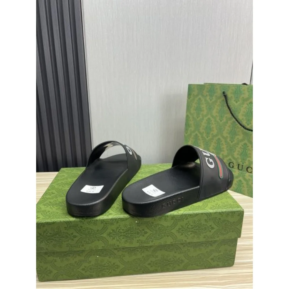 GUCCI グッチ 季節の変わり目に活躍する 2026 メンズ用 スリッパ 商品画像 5