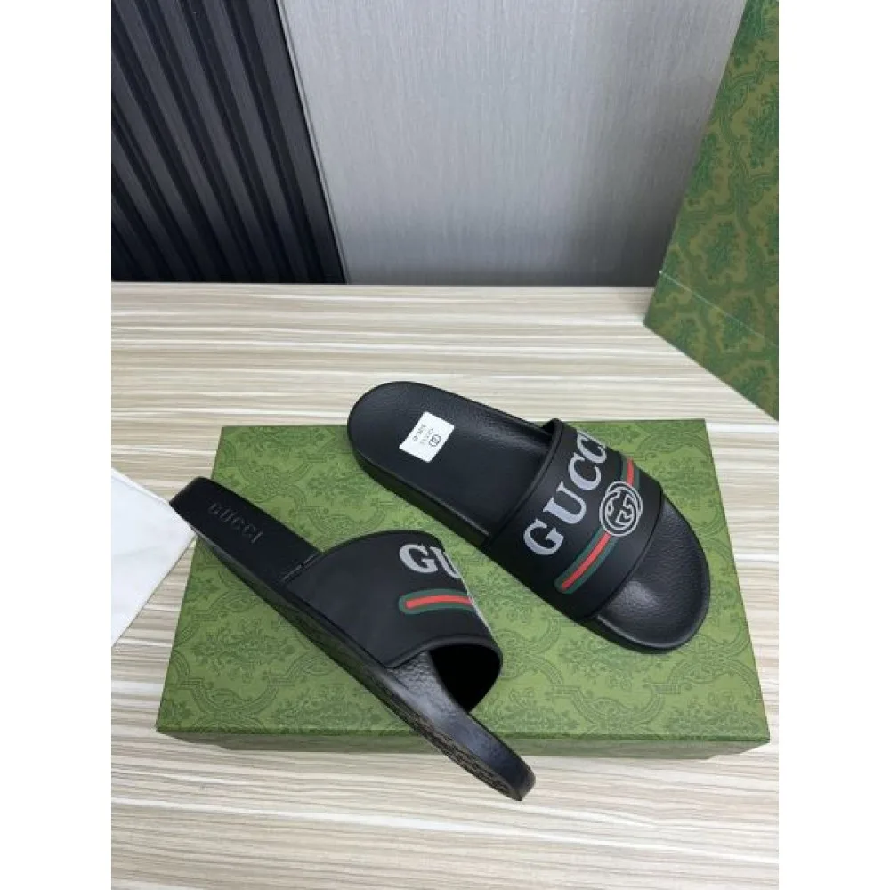 GUCCI グッチ 季節の変わり目に活躍する 2026 メンズ用 スリッパ 商品画像 6