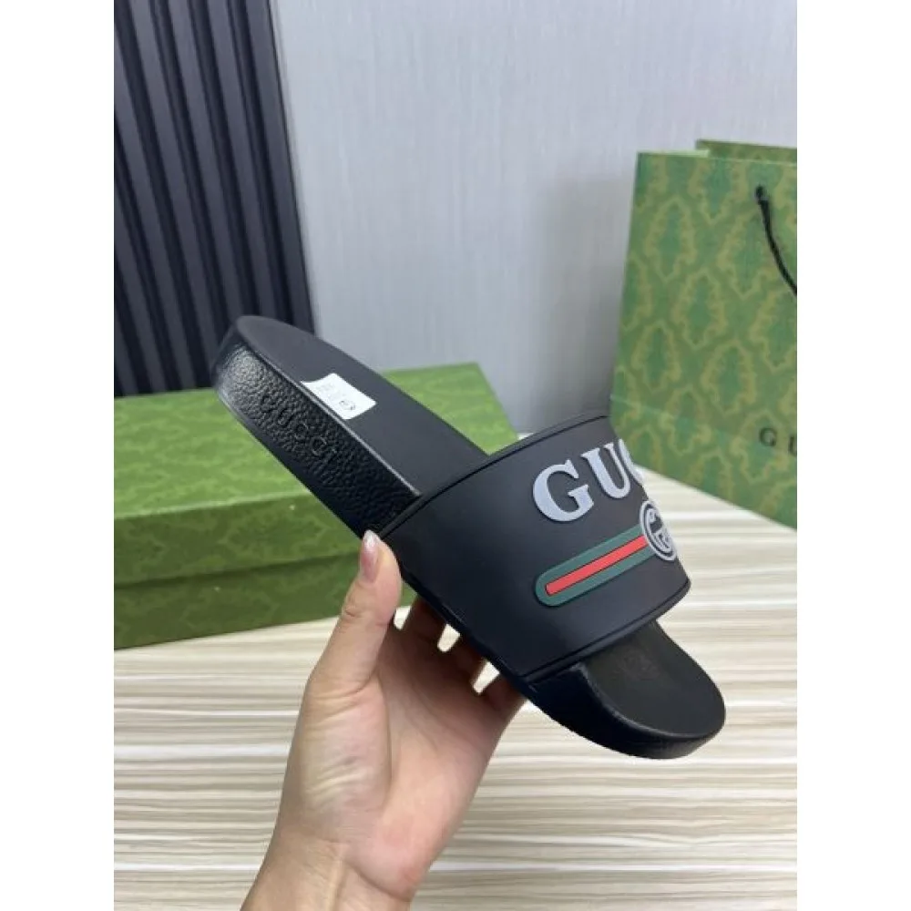GUCCI グッチ 季節の変わり目に活躍する 2026 メンズ用 スリッパ 商品画像 7