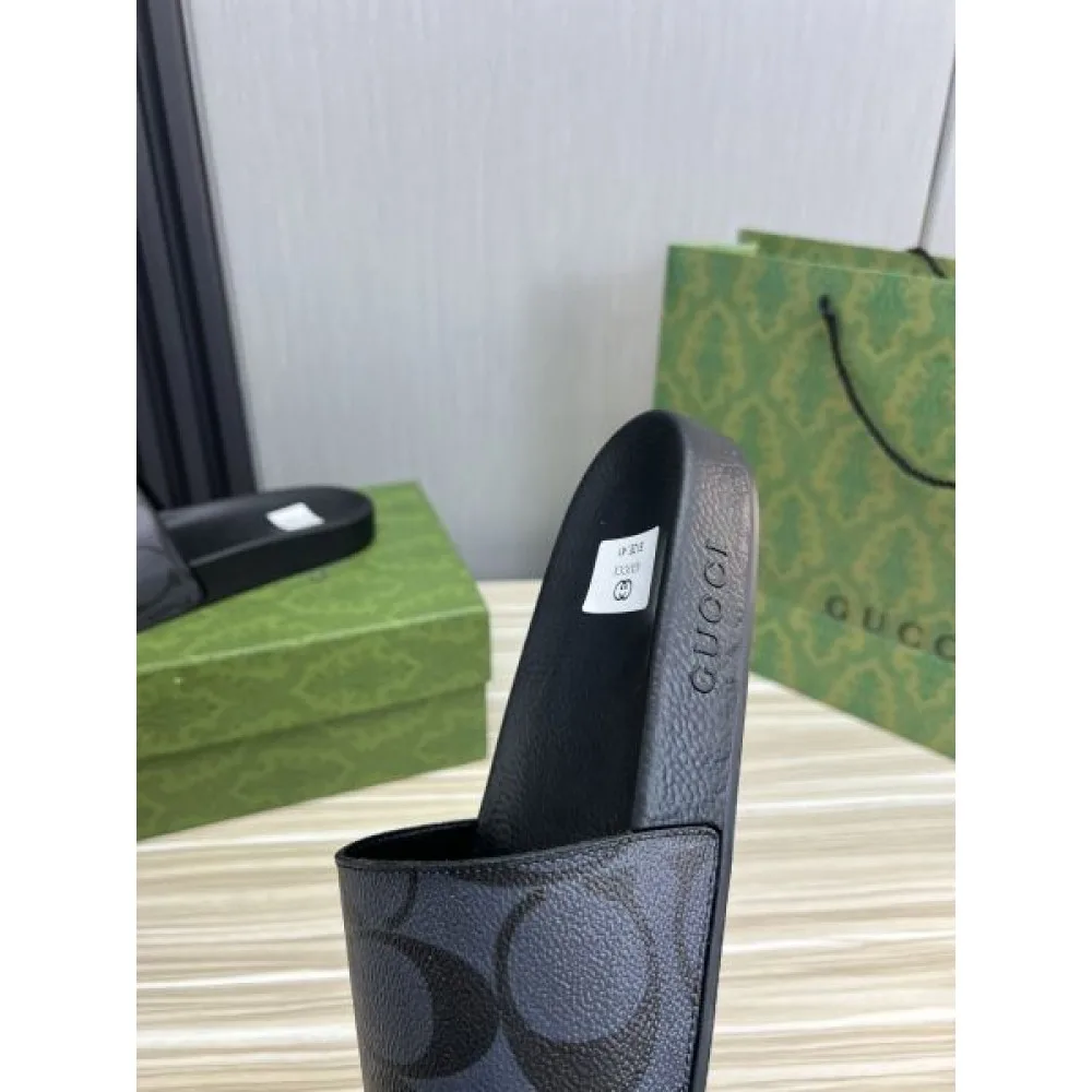 GUCCI グッチ 著名人やセレブも愛用する 2026 メンズ用 スリッパ 商品画像 8