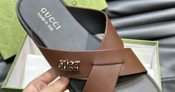 GUCCI グッチ 落ち着いた雰囲気に見せてくれ 2026 メンズ用 スリッパ 商品画像 11