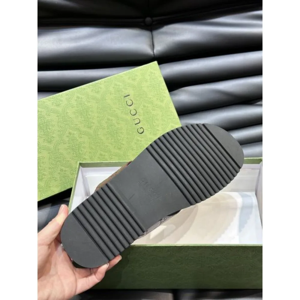 GUCCI グッチ 当たり前に取り入れる今夏新作 2026 メンズ用 スリッパ 商品画像 9