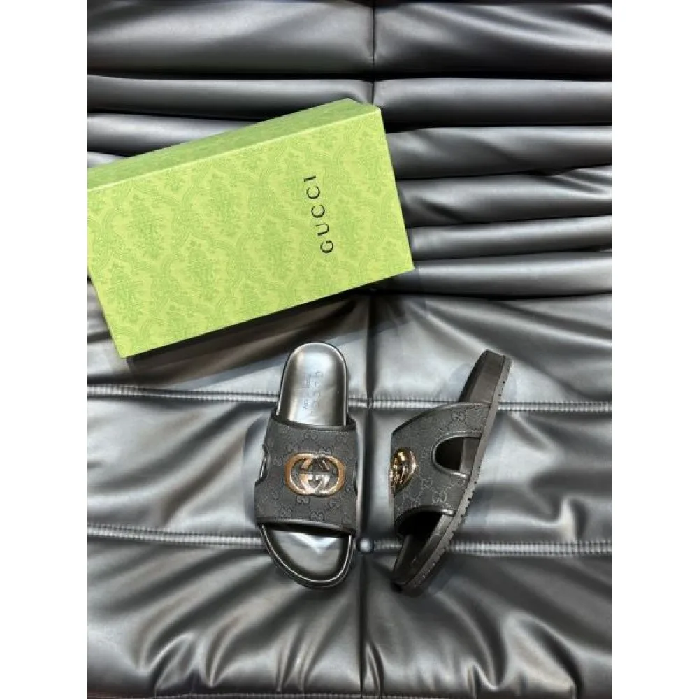 GUCCI グッチ 個性的な春夏のコーディネート 2026 メンズ用 スリッパ 商品画像 5