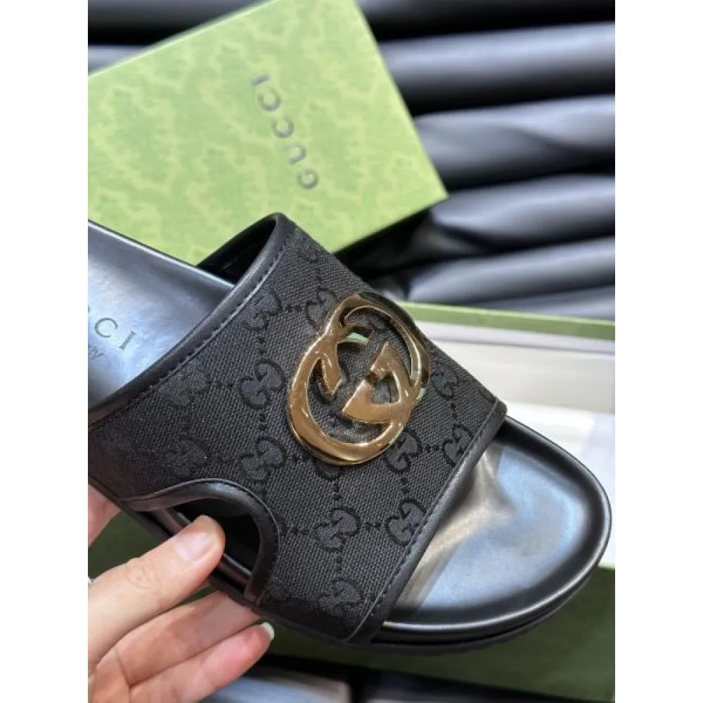 GUCCI グッチ 個性的な春夏のコーディネート 2026 メンズ用 スリッパ 商品画像 7
