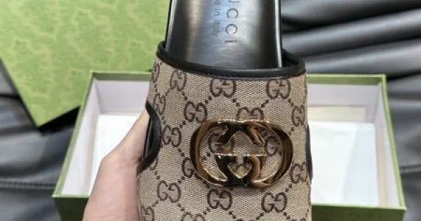 GUCCI グッチ 個性的な春夏のコーディネート 2026 メンズ用 スリッパ 商品画像 11