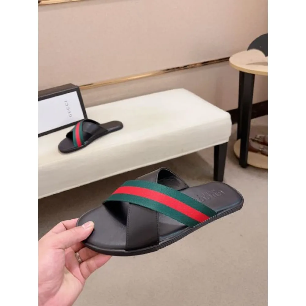 GUCCI グッチ 現地価格お得な春夏新作 2026 メンズ用 サンダル 商品画像 3