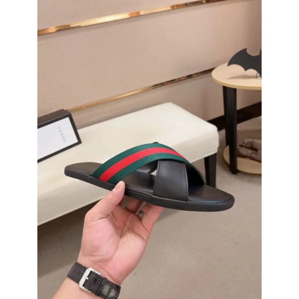 GUCCI グッチ 現地価格お得な春夏新作 2026 メンズ用 サンダル 商品画像 4