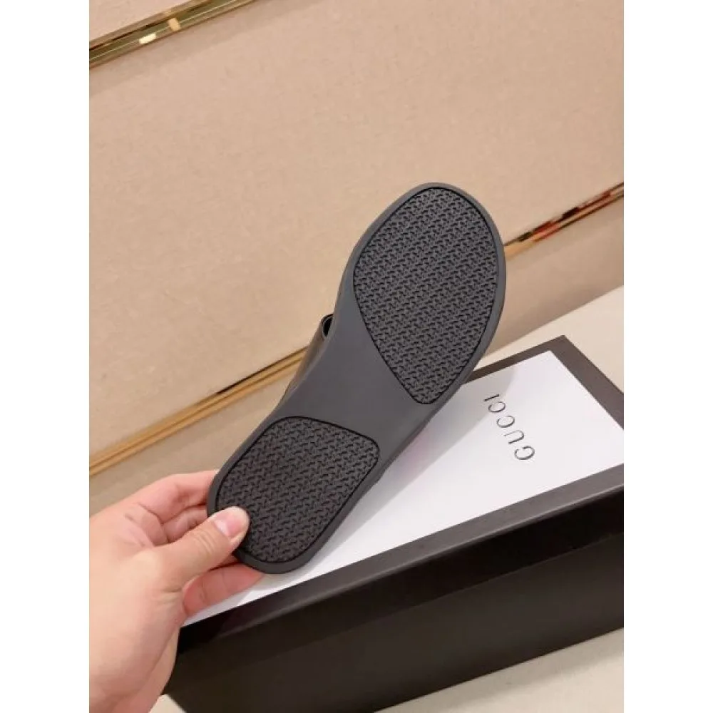 GUCCI グッチ 現地価格お得な春夏新作 2026 メンズ用 サンダル 商品画像 9