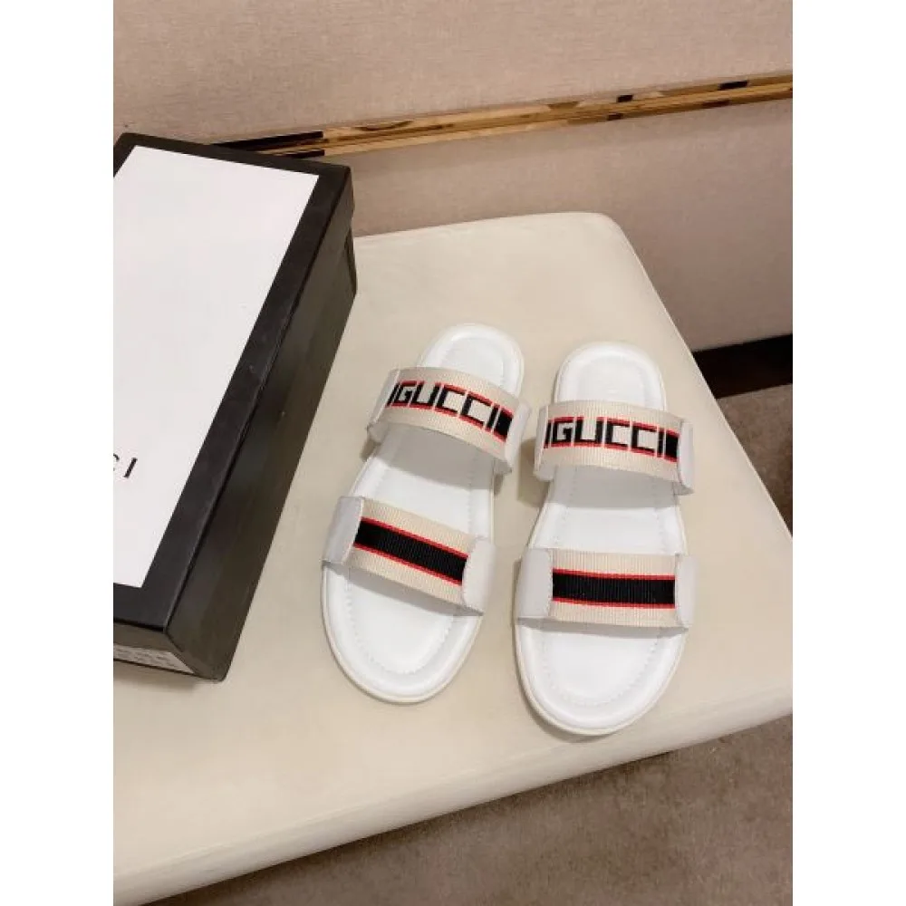 GUCCI グッチ レトロ感のあるデザイン 2026 メンズ用 サンダル 商品画像 4