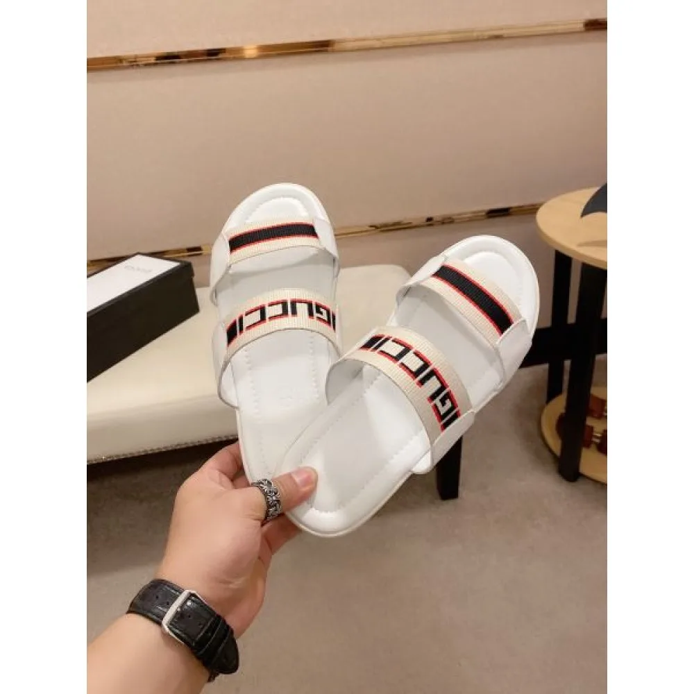 GUCCI グッチ レトロ感のあるデザイン 2026 メンズ用 サンダル 商品画像 5