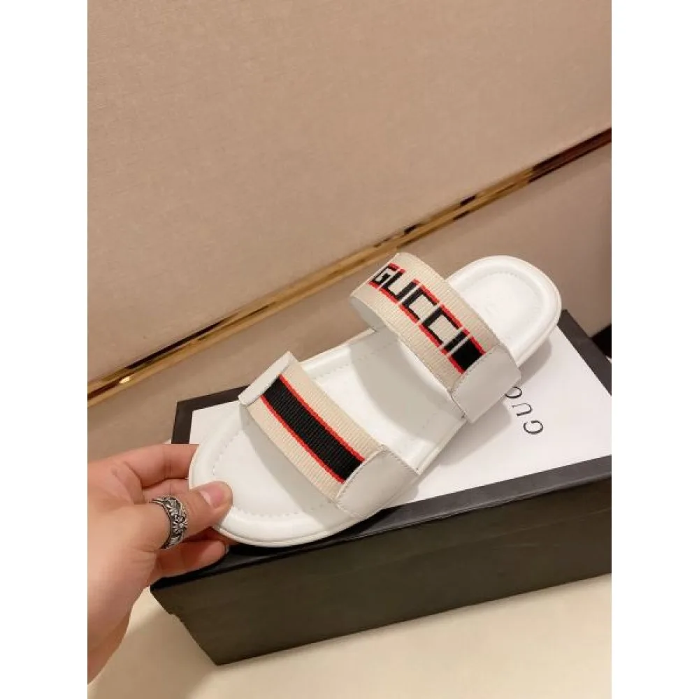 GUCCI グッチ レトロ感のあるデザイン 2026 メンズ用 サンダル 商品画像 6