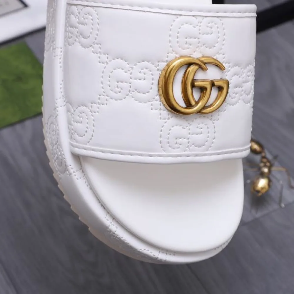GUCCI グッチ 現地価格お得な春夏新作 2026 メンズ用 サンダル 商品画像 8