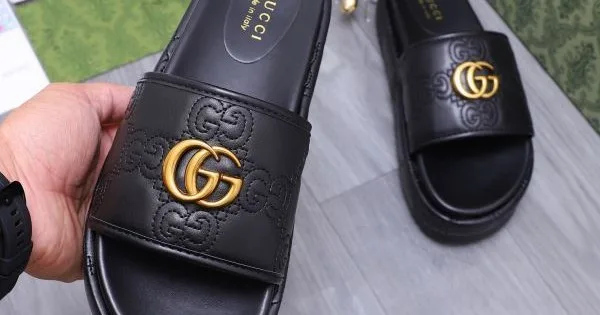 GUCCI グッチ 現地価格お得な春夏新作 2026 メンズ用 サンダル 商品画像 11