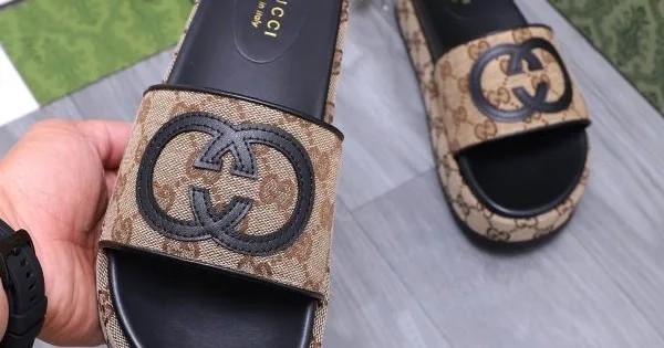 GUCCI グッチ この夏を迎える人気新作 2026 メンズ用 サンダル 商品画像 11