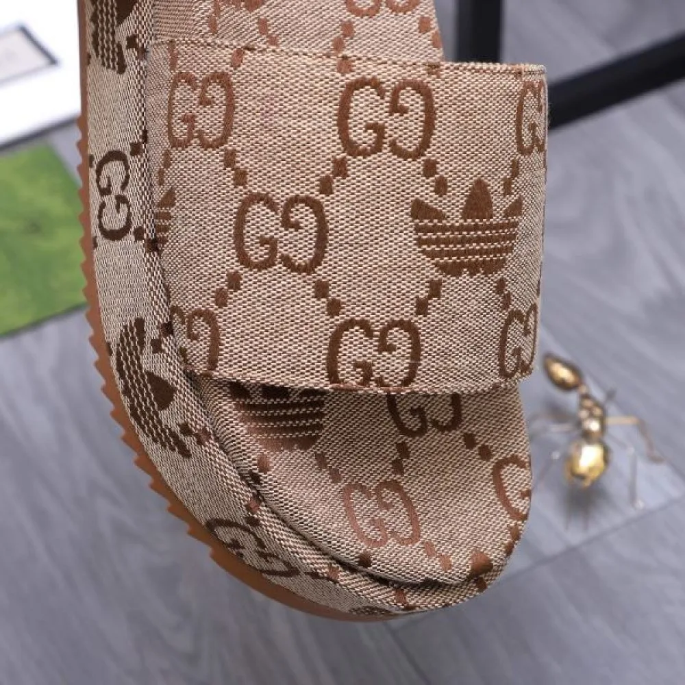 GUCCI グッチ 魅力の詰まったスタイル 2026 メンズ用 サンダル 商品画像 8