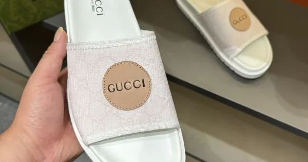 GUCCI グッチ 大人気春夏コレクション 2026 メンズ用 サンダル 商品画像 11