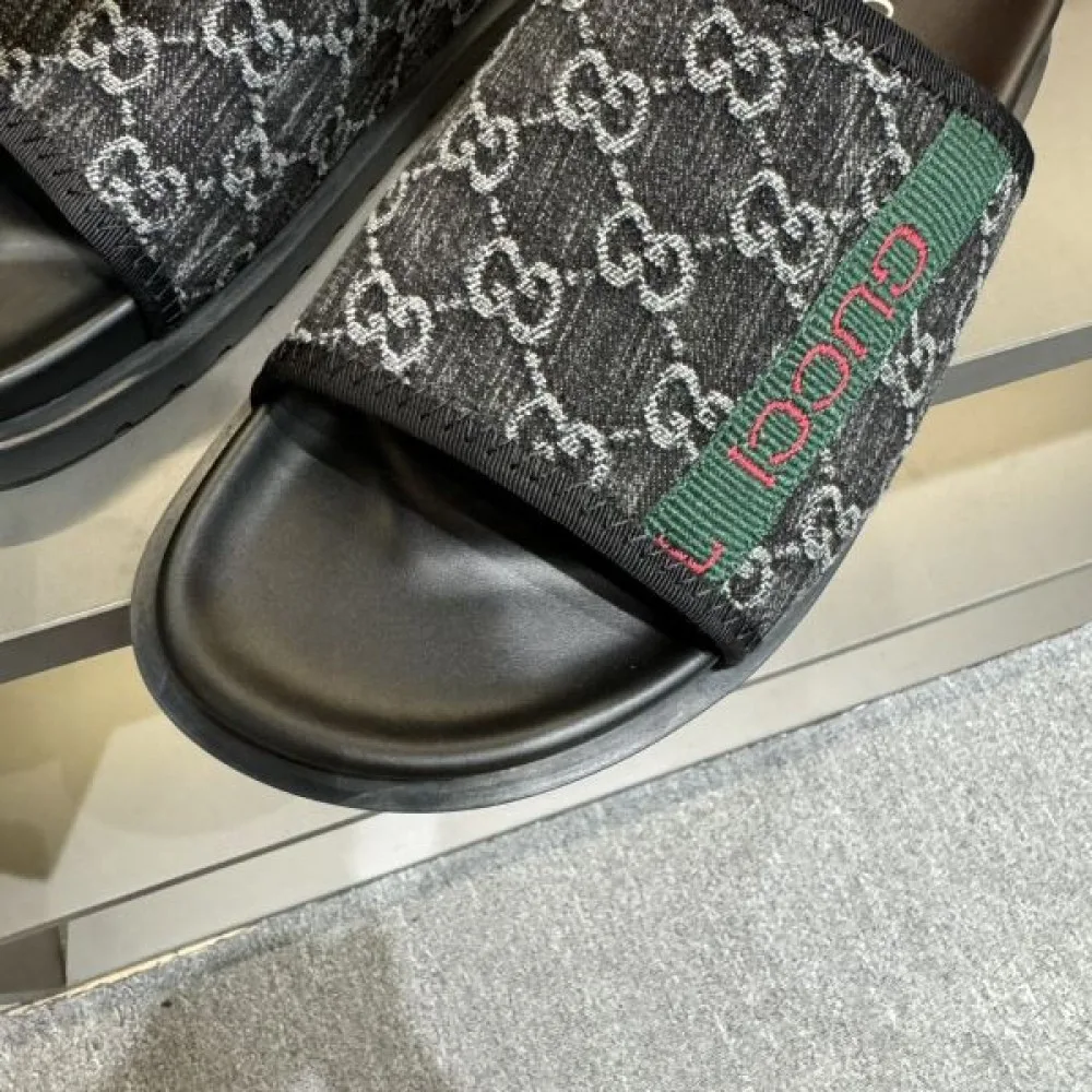 GUCCI グッチ 新作カジュアルコーデに 2026 メンズ用 サンダル 商品画像 8