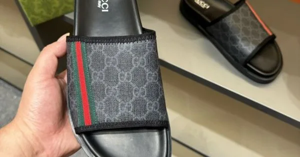 GUCCI グッチ 新作カジュアルコーデに 2026 メンズ用 サンダル 商品画像 11