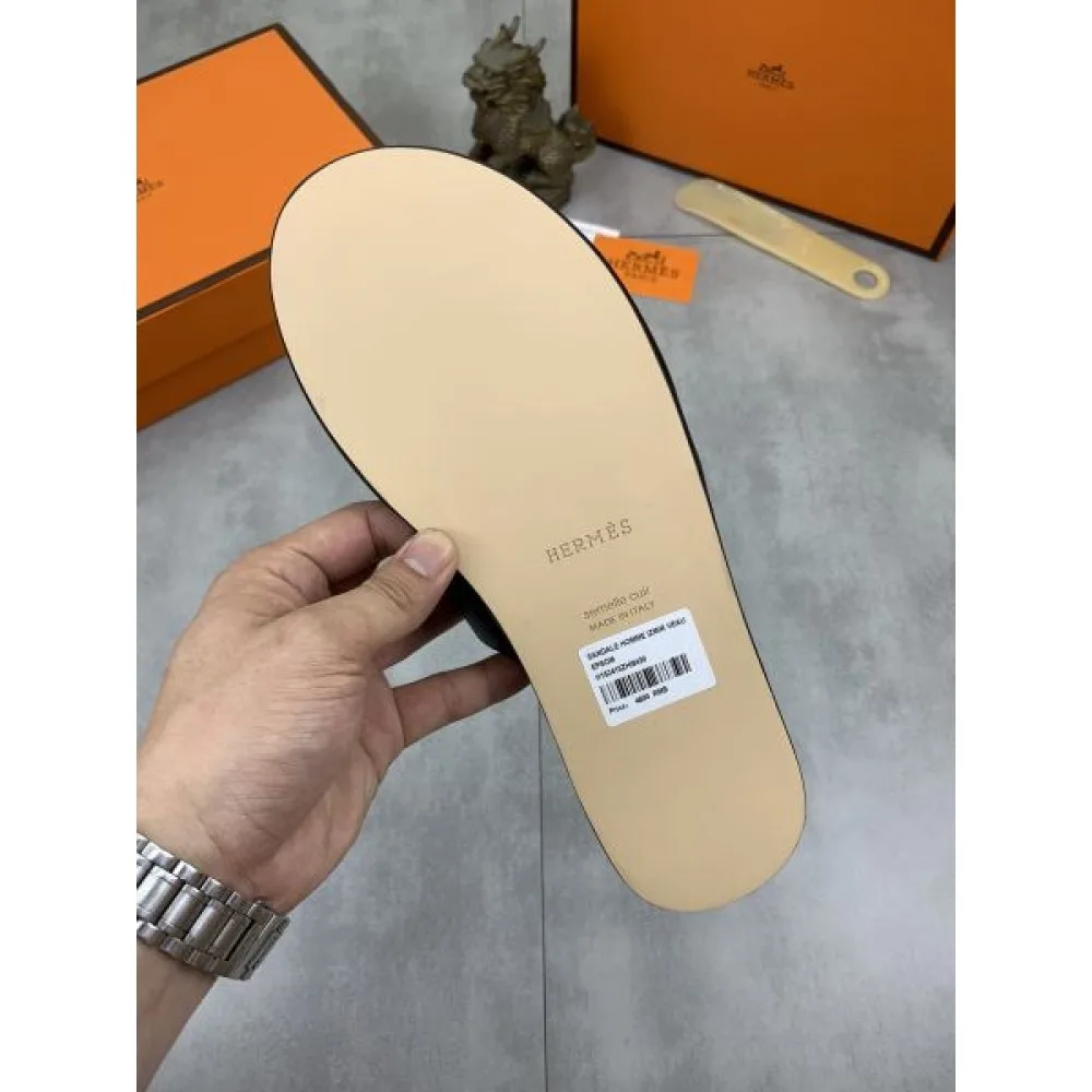 HERMES エルメス 夏が待ちきれないブランド新作 2026 メンズ用 スリッパ 商品画像 10
