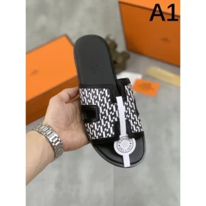 HERMES エルメス クラシックな雰囲気のトップス 2026 メンズ用 スリッパ 商品画像 1