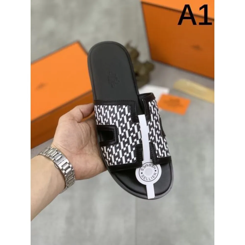 HERMES エルメス クラシックな雰囲気のトップス 2026 メンズ用 スリッパ 商品画像 1