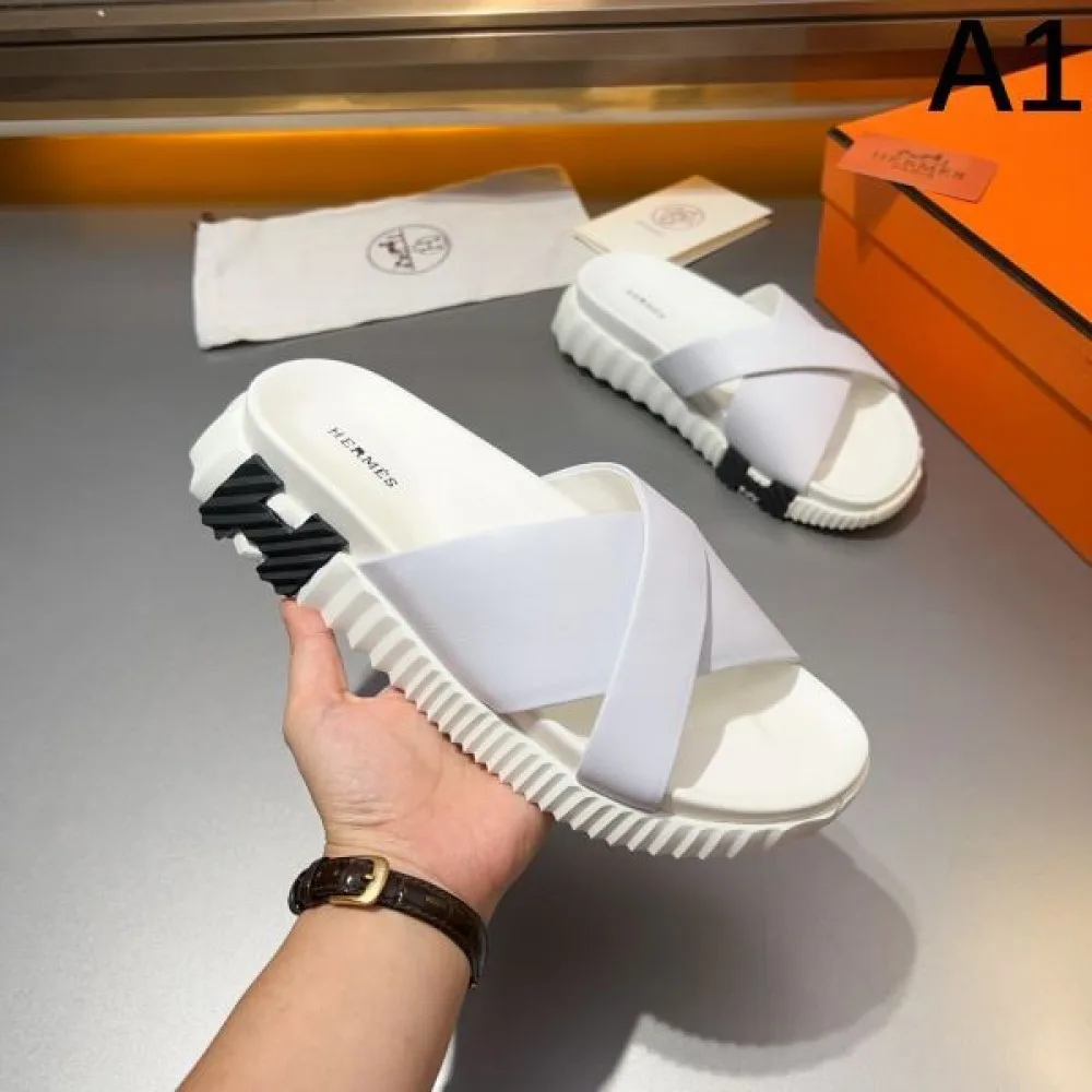 HERMES エルメス 今年の春夏コーデに活躍する 2026 メンズ用 サンダル 商品画像 1