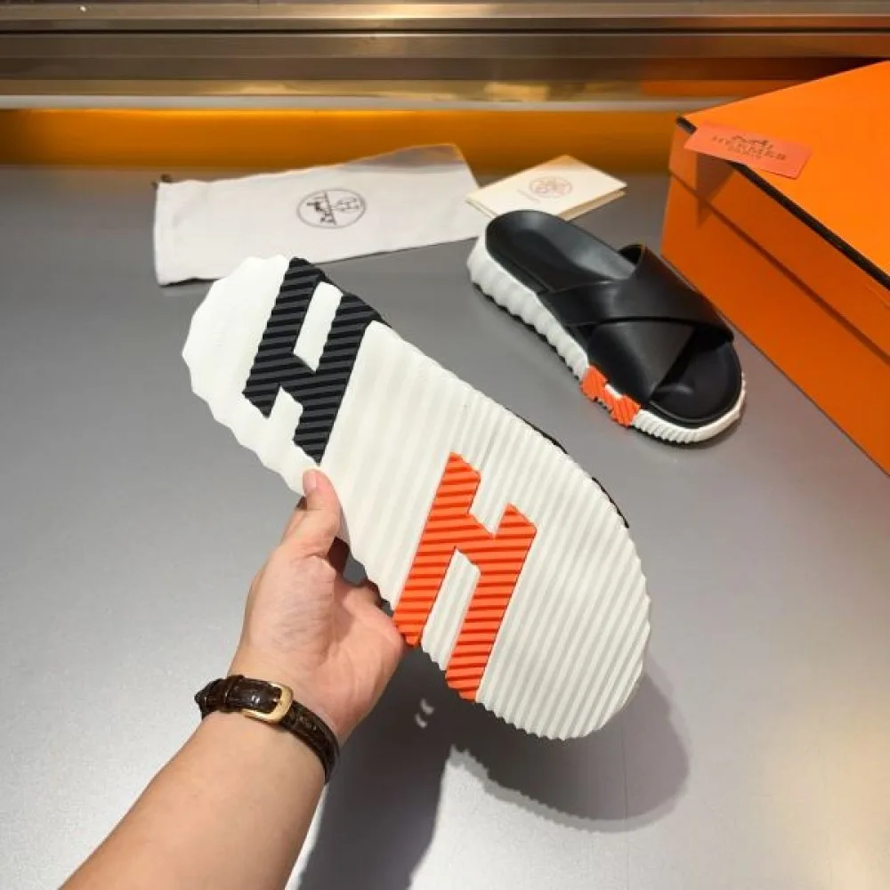 HERMES エルメス 今年の春夏コーデに活躍する 2026 メンズ用 サンダル 商品画像 9