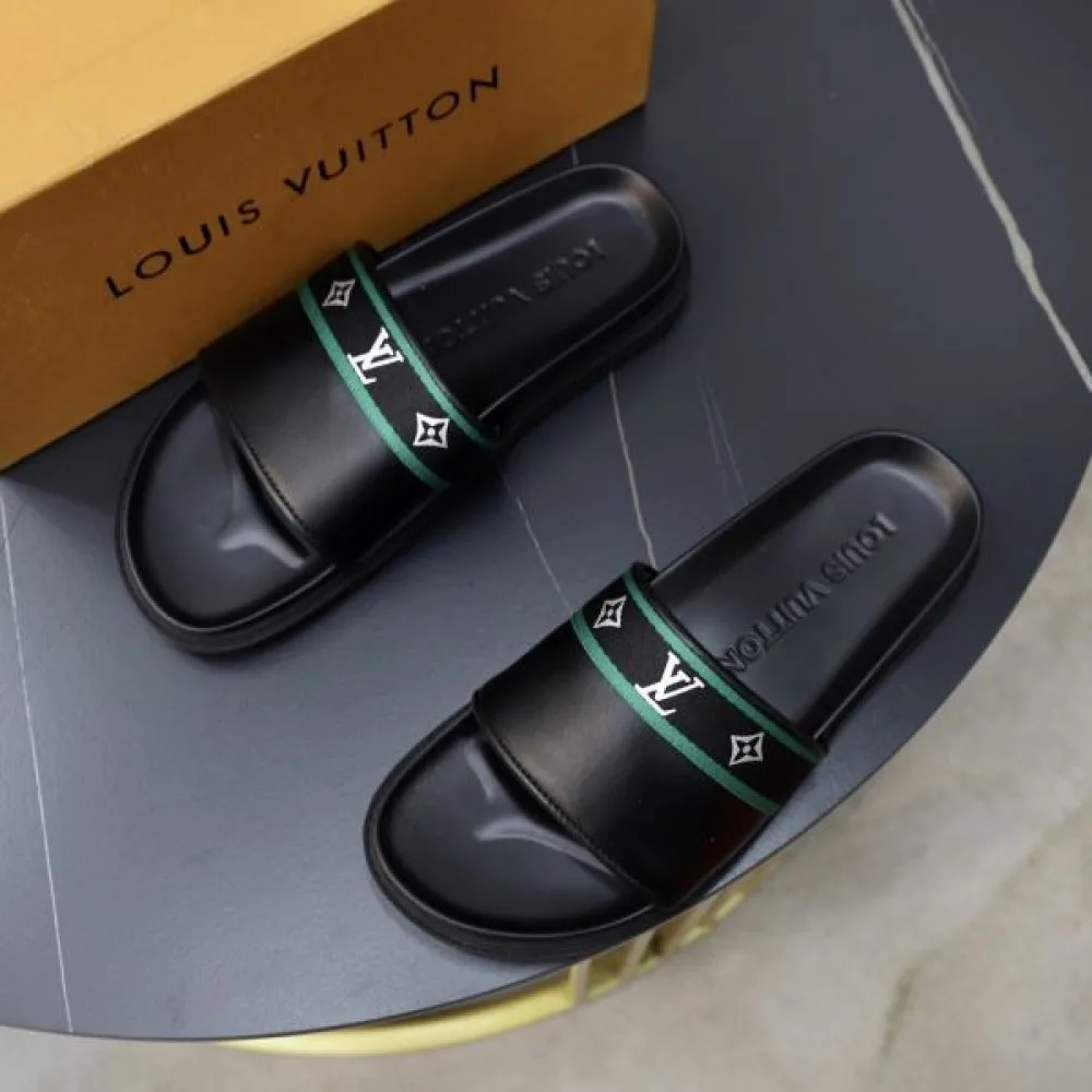 LOUIS VUITTON ルイヴィトン 夏季先取り欲しい 2026 メンズ用 スリッパ 商品画像 2