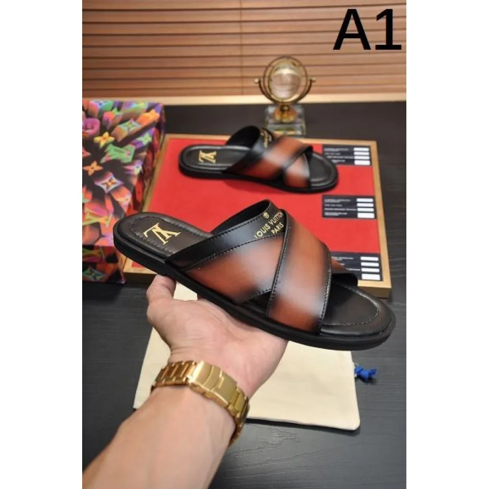 LOUIS VUITTON ルイヴィトン 最新で一目惚れ 2026 メンズ用 サンダル 商品画像 1