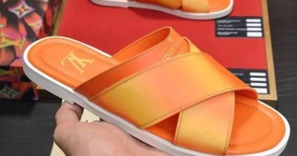 LOUIS VUITTON ルイヴィトン 春夏期間大活躍 2026 メンズ用 サンダル 商品画像 11
