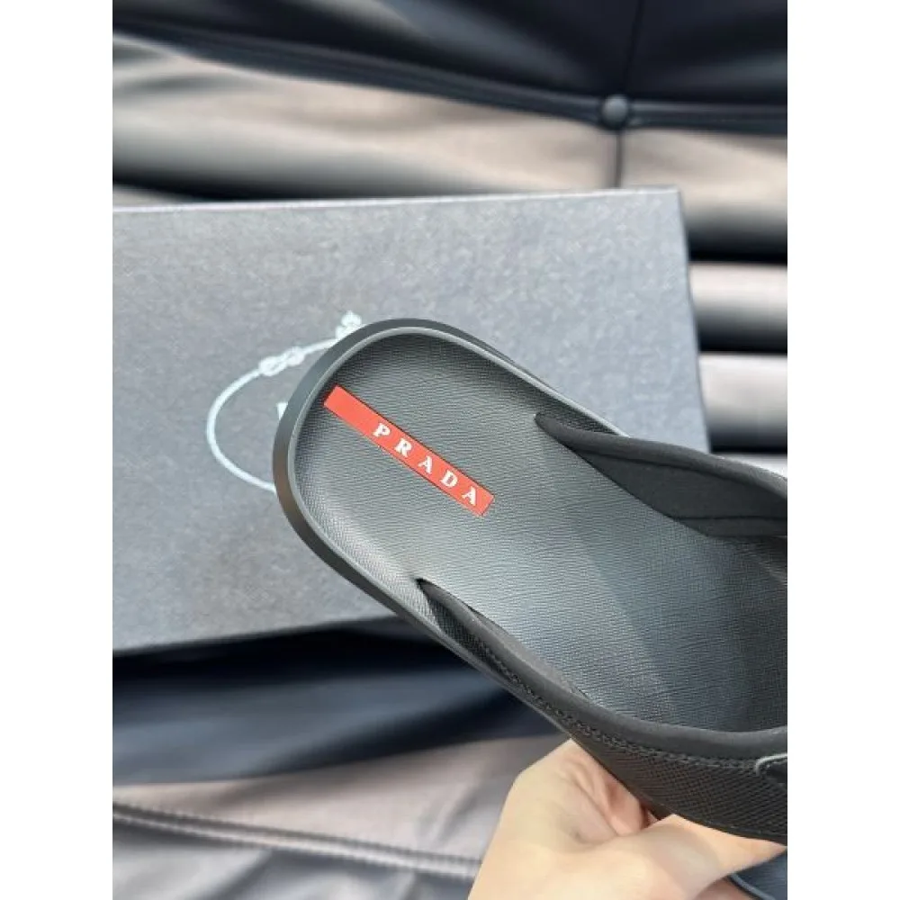 PRADA プラダ セレブが今シーズン手に入れ 2026 メンズ用 スリッパ 商品画像 8