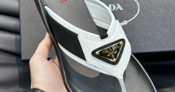 PRADA プラダ セレブが今シーズン手に入れ 2026 メンズ用 スリッパ 商品画像 11