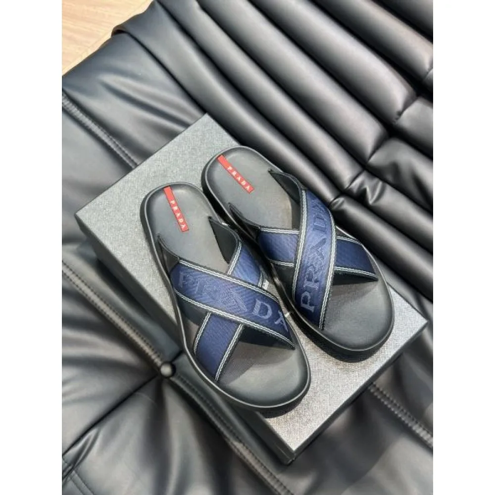 PRADA プラダ おしゃれに見せるキーワード 2026 メンズ用 スリッパ 商品画像 3