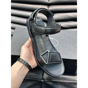PRADA プラダ 色気のあるスタイルに仕上げ 2026 メンズ用 スリッパ 商品画像 1
