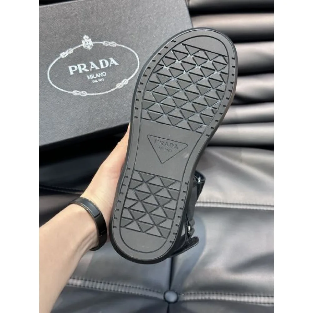 PRADA プラダ 色気のあるスタイルに仕上げ 2026 メンズ用 スリッパ 商品画像 7