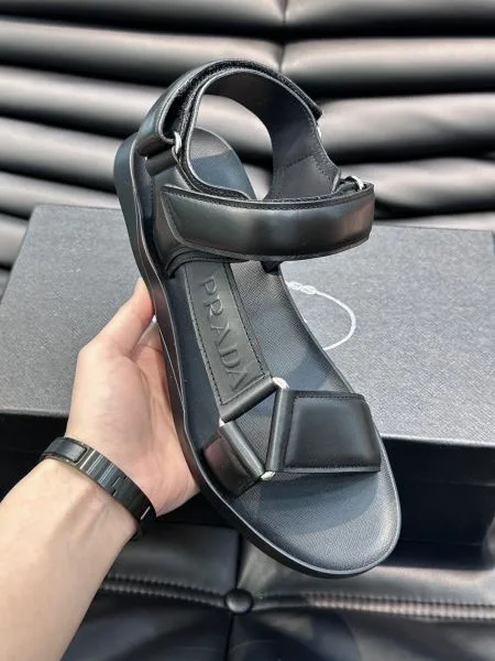 PRADA プラダ 色気のあるスタイルに仕上げ 2026 メンズ用 スリッパ 商品画像 10