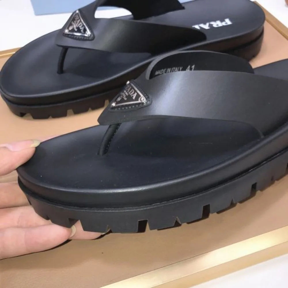 PRADA プラダ 最新の注目ファッション 2026 メンズ用 サンダル 商品画像 8
